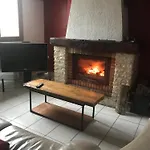 La Fermette Aux Lamas Holiday home Savigny-Levescault