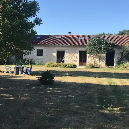 La Fermette Aux Lamas Holiday home Savigny-Levescault